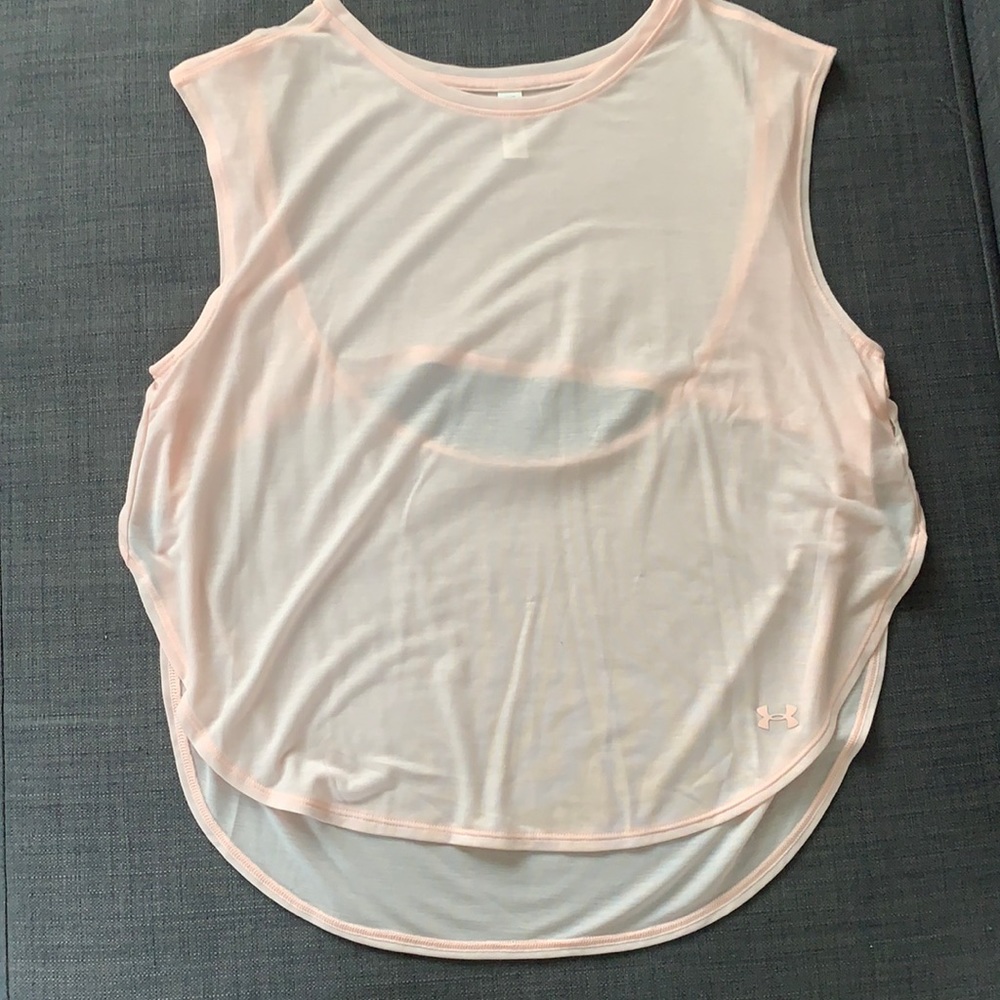 Under armor shirt sleeve shirt